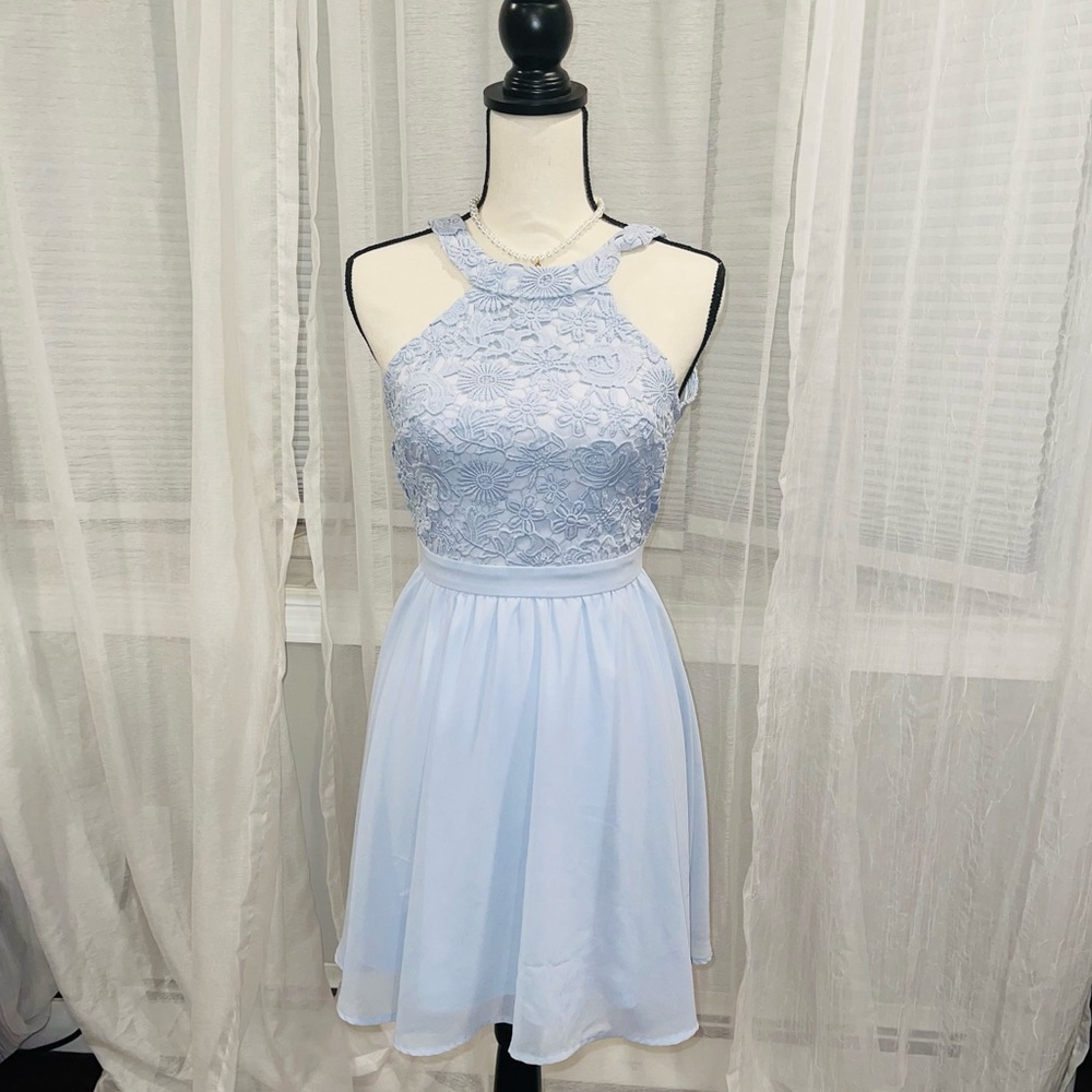 XS Lulus Midi Dress